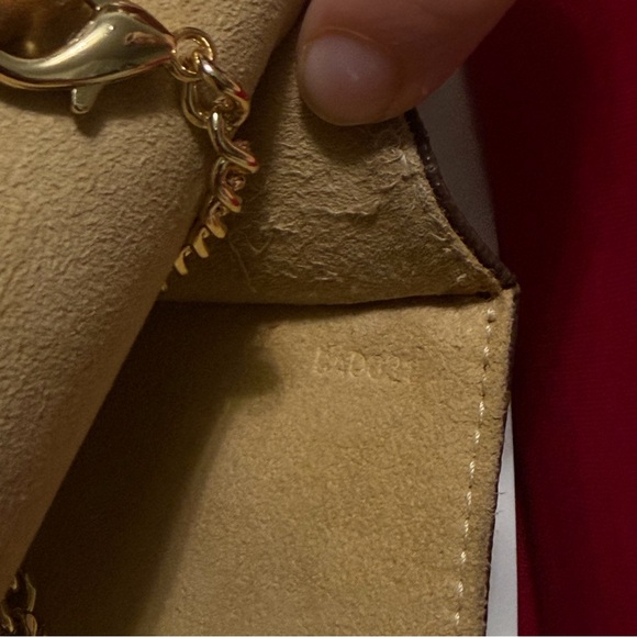 LOUIS VUITTON MONOGRAM CLUTCH / CROSSBODY WITH ADDED GOLD CHAIN - Picture 15 of 15